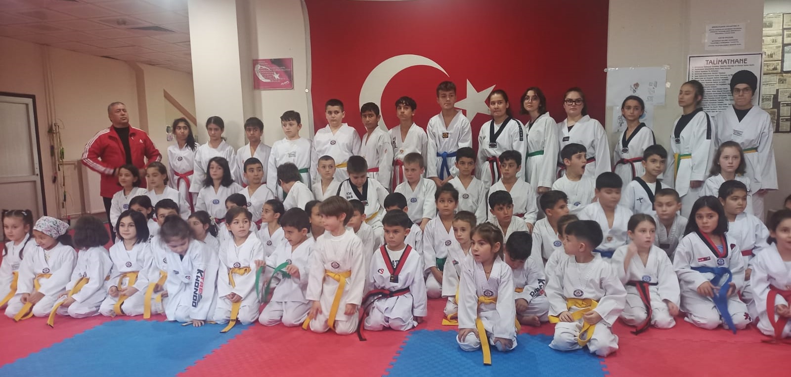 Taekwondocular Kuşak Sınavında Ter Döktü