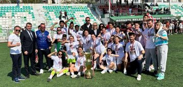 Vali Erol, TFF Kadınlar 1. Ligi’nde Şampiyon Olan Ünye Kadın Futbol Kulübümüzü Kutladı