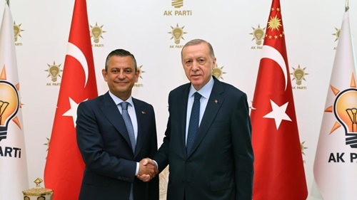 Cumhurbaşkanı Erdoğan ve CHP Genel Başkanı Özgür Özel Bugün Bir Araya Geliyor