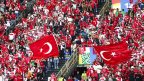 Türk Taraftarlar, Hamburg Sokaklarında Coşkuyu Yaşıyor!