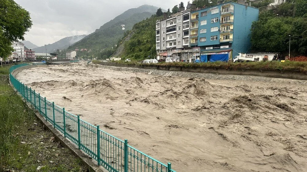 Karadeniz’de Sel Riski Uyarısı Verildi