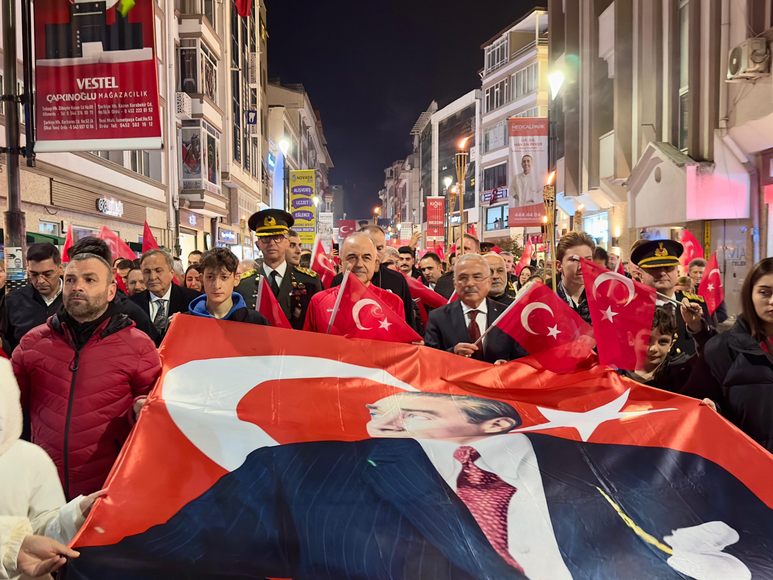 101. Yıl Cumhuriyet Yürüyüşü Yapıldı 