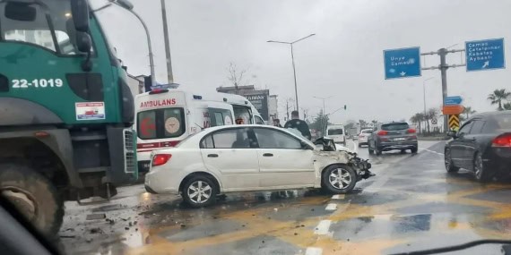 Trafik Kazası Panik Yarattı, 1 Kişi Yaralandı